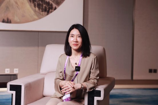 北京丰联丽格王冀耕教授、师丽丽院长在第十七届美沃斯大会，分享眼整形新思路