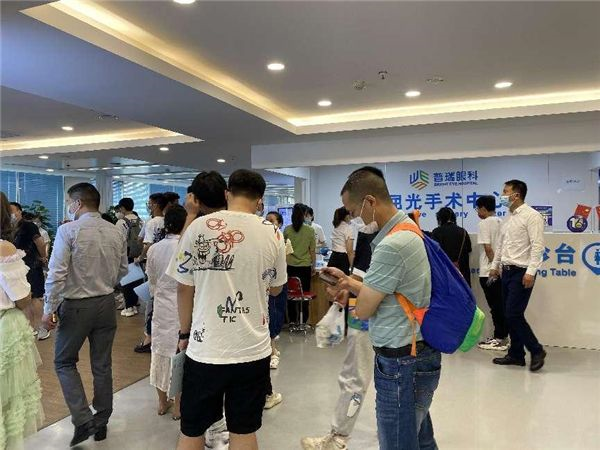 高考、暑期摘镜安全靠谱吗？成都良心近视手术医院推荐