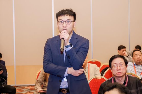 杭州星光丽格汪峰院长在全国微创医学美容大会，分享脂肪体雕新思路