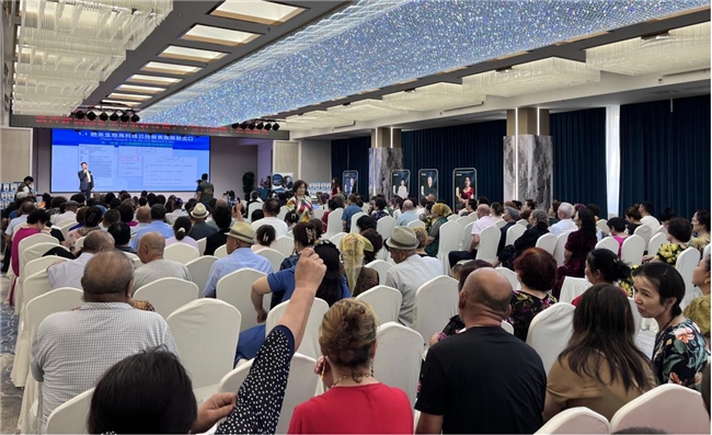 伯科情系万里疆 纳米透皮新时尚——第三届“伯科新疆情，护眼万里行”活动 