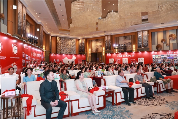 牧草莉丝丹洗~洗头吧连锁举办品牌盛会 