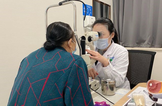 得了青光眼，医生却要我做白内障手术？