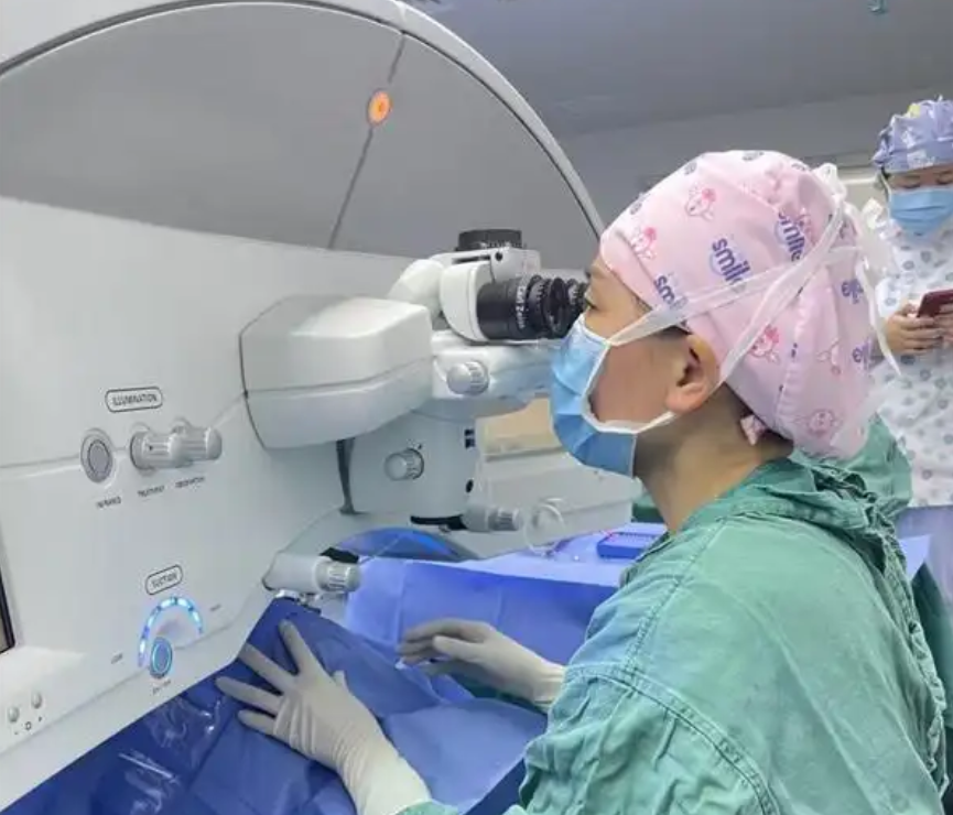 成都高端近视手术市场洗牌：技术迭代、患者选择与机构竞争力重塑