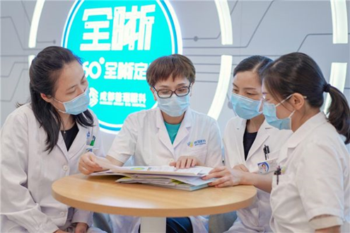 近视手术保障哪家强？小伙“角膜移位”，普瑞眼科教科书式救援