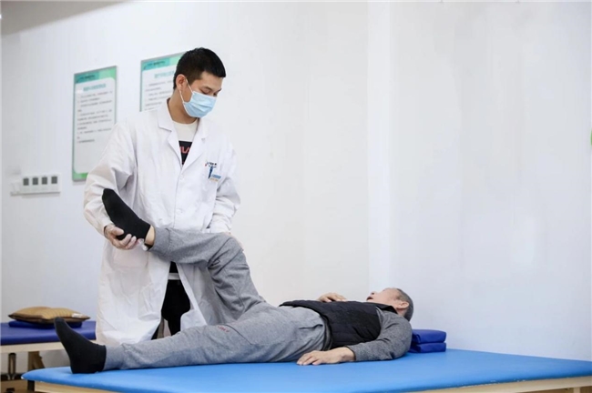 医养结合·重塑晚年|当生命延长10年，我们拿什么守护尊严？  ——走进南京幸福颐养的