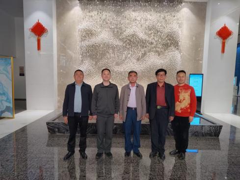 钱人尔：三十载仁心济世，数千例重症回春