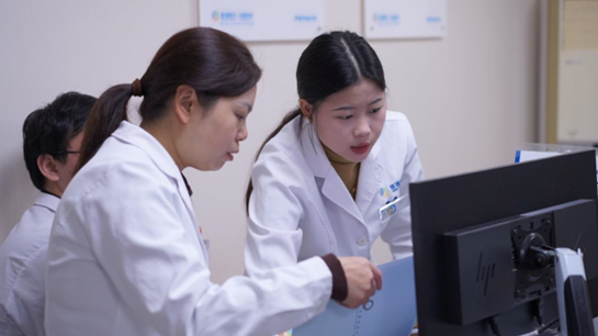 从精准定制到终身守护：成都普瑞眼科硬核质控ICL晶体术