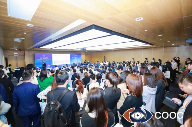 成都普瑞眼科周继容主任出席COOC2024国际眼科学学术会并做课题分享 成都普瑞眼科周继容主任出席COOC2024国际眼科学学术会并做课题分享