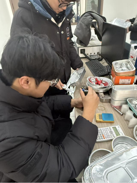 “铝”你食光团队创新铝箔材料,解决外卖行业“长”途运输痛点 “铝”你食光团队创新铝箔材料,解决外卖行业“长”途运输痛点