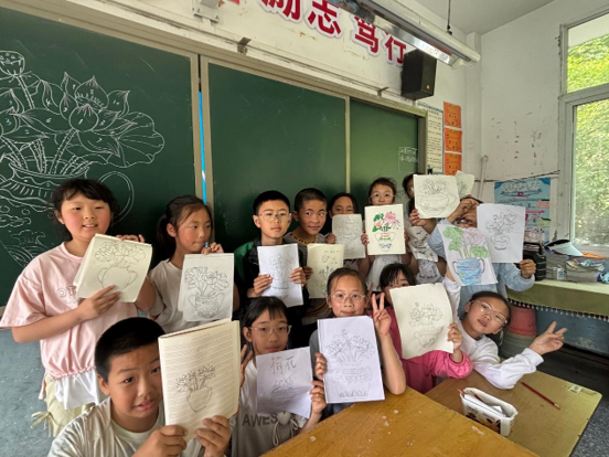 教送美润童心 画笔架起均衡桥 —— 文昌镇中学美术教师戚鑫赴运山镇小学开展美育走教 教送美润童心 画笔架起均衡桥 —— 文昌镇中学美术教师戚鑫赴运山镇小学开展美育走教