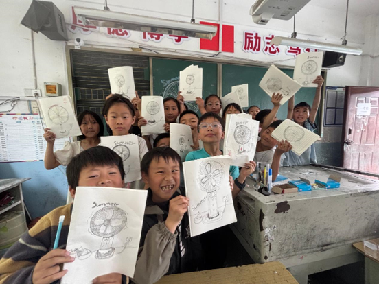 教送美润童心 画笔架起均衡桥 —— 文昌镇中学美术教师戚鑫赴运山镇小学开展美育走教 教送美润童心 画笔架起均衡桥 —— 文昌镇中学美术教师戚鑫赴运山镇小学开展美育走教