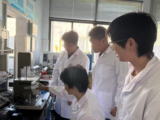深耕实验室笃行攻坚铸造深井遁甲韩东峄团队潜心研发超高温固壁剂 深耕实验室笃行攻坚铸造深井遁甲韩东峄团队潜心研发超高温固壁剂