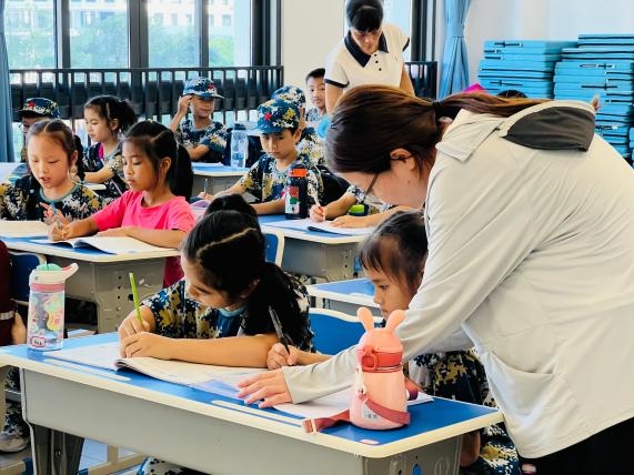 央视点赞的暑托班长啥样? 央视点赞的暑托班长啥样?