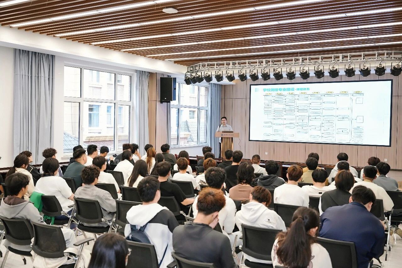 雨中迎新暖人心,多维启梦育新人——兰州信息科技学院2026级新生报到工作圆满结束 雨中迎新暖人心,多维启梦育新人——兰州信息科技学院2026级新生报到工作圆满结束