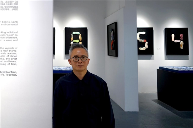 曾登厦门热搜第一,艺术家杨烨炘《走向倒计时》<a href=https://www.xwkx.net/difang/shanghai/ target=_blank class=infotextkey>上海</a>开幕 曾登厦门热搜第一,艺术家杨烨炘《走向倒计时》上海开幕