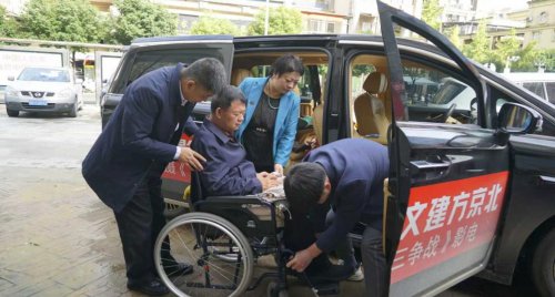 方建文部长西南收徒,奏响文化经济与绿色发展共鸣曲 方建文部长西南收徒,奏响文化经济与绿色发展共鸣曲