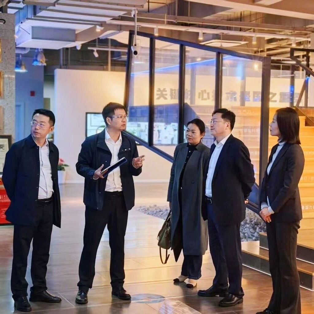 寒武纪高层领导到访澜起科技总部