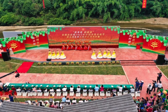 在广西，这里有比白糖还甜300倍却吃不胖的神奇水果……