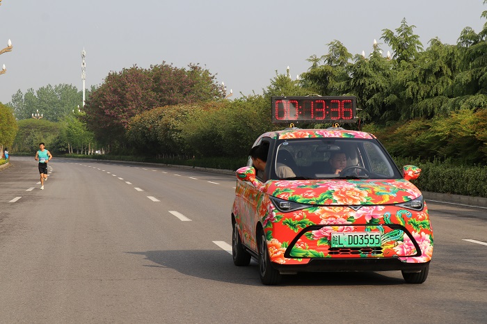 凯翼拾月助力砀山梨园半程马拉松火热开跑