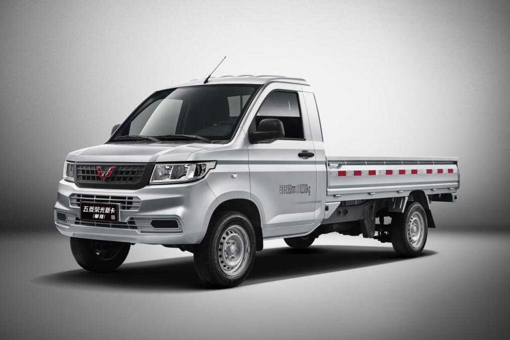 省的不止3000买车钱,创富牛卡、五菱荣光新卡如何选? 省的不止3000买车钱,创富牛卡、五菱荣光新卡如何选?