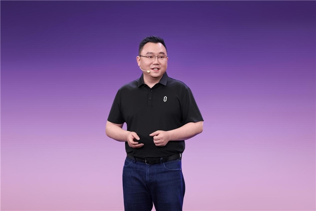 黄渤现身赛力斯超级工厂，助阵全新一代问界M9首批用户交付