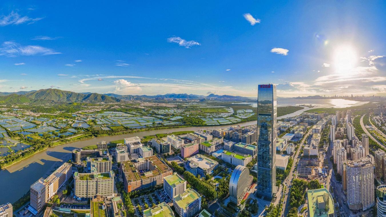 福田“未来空间站”点亮全球AI终端展 沉浸式体验解锁智能科技无限可能 福田“未来空间站”点亮全球AI终端展 沉浸式体验解锁智能科技无限可能