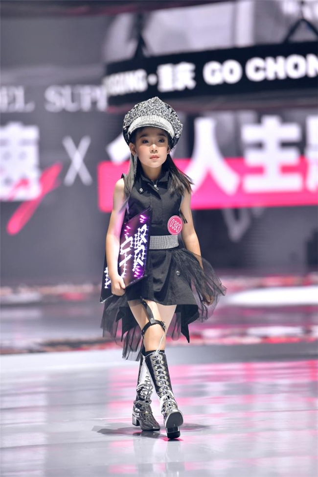 2024中国童模榜中榜时尚盛典表演嘉宾崔宇贤