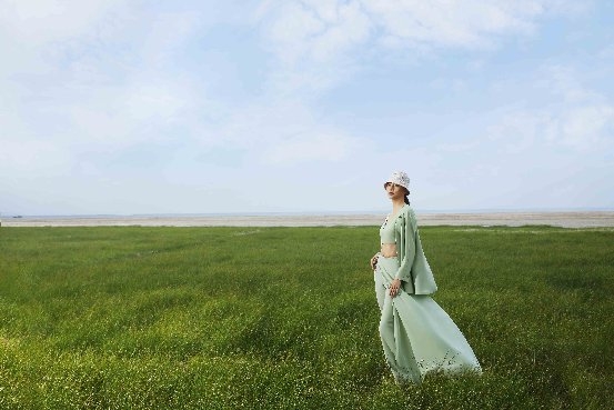 漫步绿洲,探索边际,隆庆祥2024春夏新品发布会即将惊艳亮相 漫步绿洲,探索边际,隆庆祥2024春夏新品发布会即将惊艳亮相