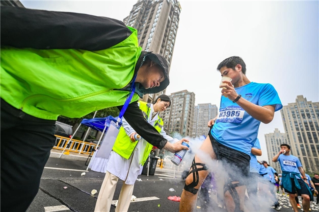 鸣枪出发!跟着2024临平半程马拉松跑进春天 鸣枪出发!跟着2024临平半程马拉松跑进春天