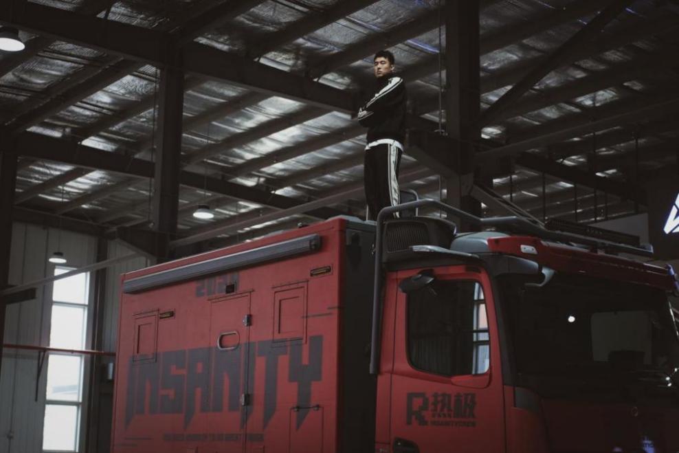 热极丢失的房车再现街头 热极丢失的房车再现街头