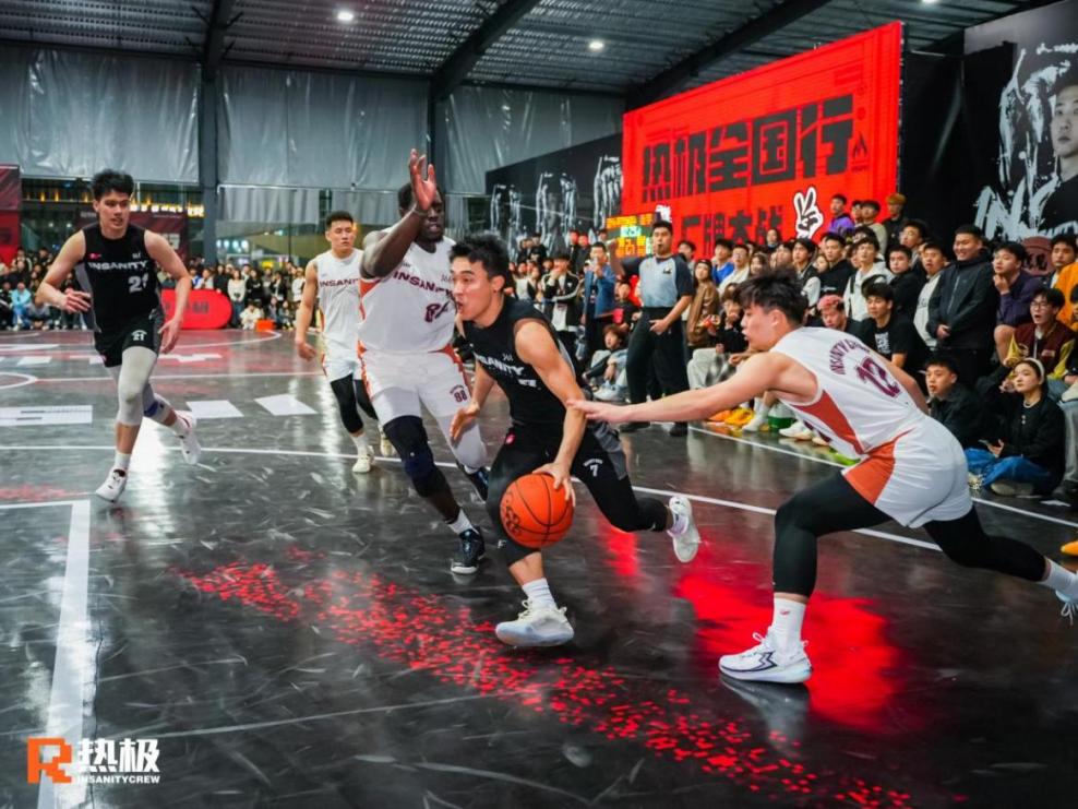 热极丢失的房车再现街头 热极丢失的房车再现街头