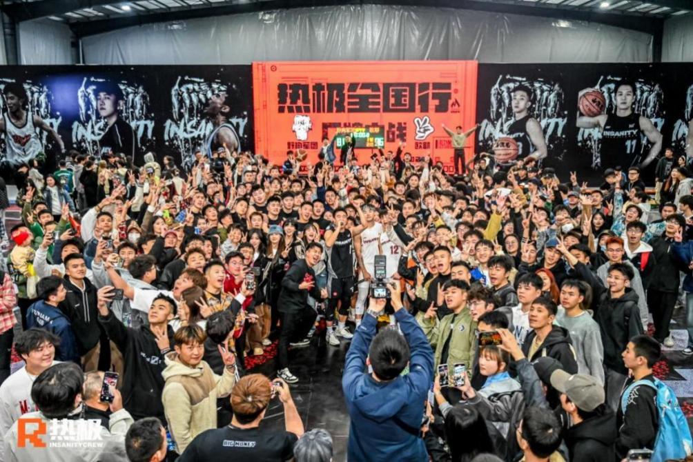 热极丢失的房车再现街头 热极丢失的房车再现街头