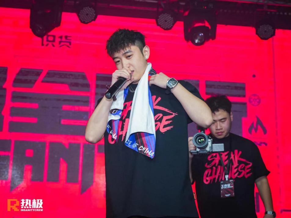 热极丢失的房车再现街头 热极丢失的房车再现街头