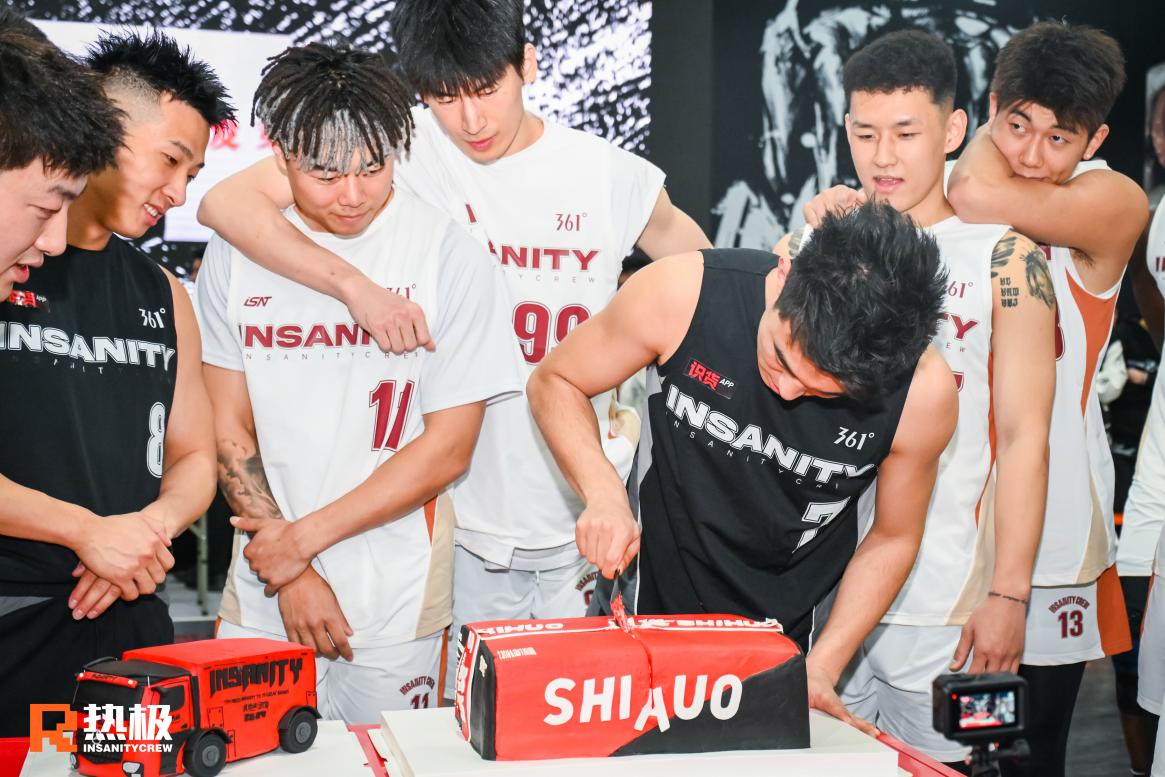 热极丢失的房车再现街头 热极丢失的房车再现街头