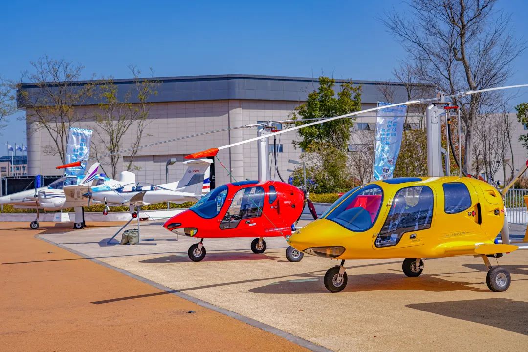 “协鑫集成”2024芜湖马拉松暨“津盛农商行”中国10公里精英赛（芜湖站）开跑