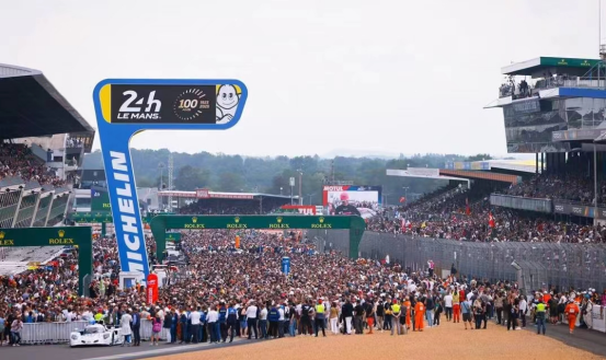 中国车手罗皓文:驰骋在勒芒,展现中国速度 中国车手罗皓文:驰骋在勒芒,展现中国速度