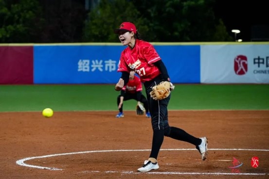 辽宁蓝鲨获得2025年中国垒球联赛总冠军 辽宁蓝鲨获得2025年中国垒球联赛总冠军