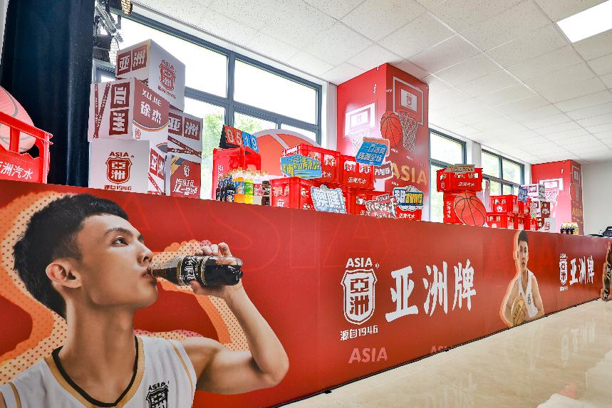 亚洲汽水官宣篮球明星徐杰为品牌代言人 携手共启“国潮汽水+体育精神”新篇章 亚洲汽水官宣篮球明星徐杰为品牌代言人 携手共启“国潮汽水+体育精神”新篇章