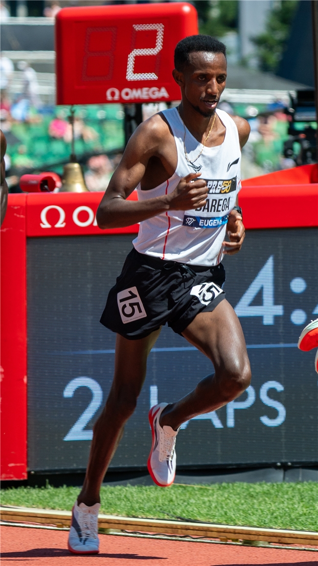 李宁钉鞋回归世界顶级跑道！携手巴雷加再创可能