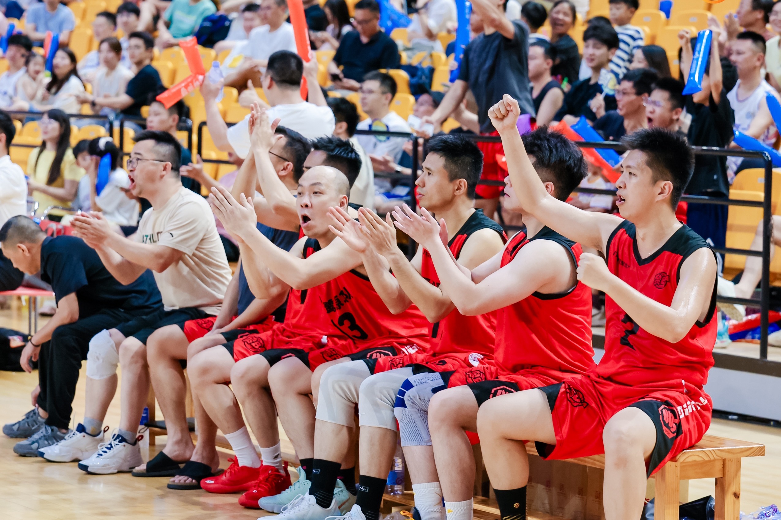 刘玉栋现身2026“贸BA”总决赛,“社区里的中国篮球”点亮邻里圈 刘玉栋现身2026“贸BA”总决赛,“社区里的中国篮球”点亮邻里圈