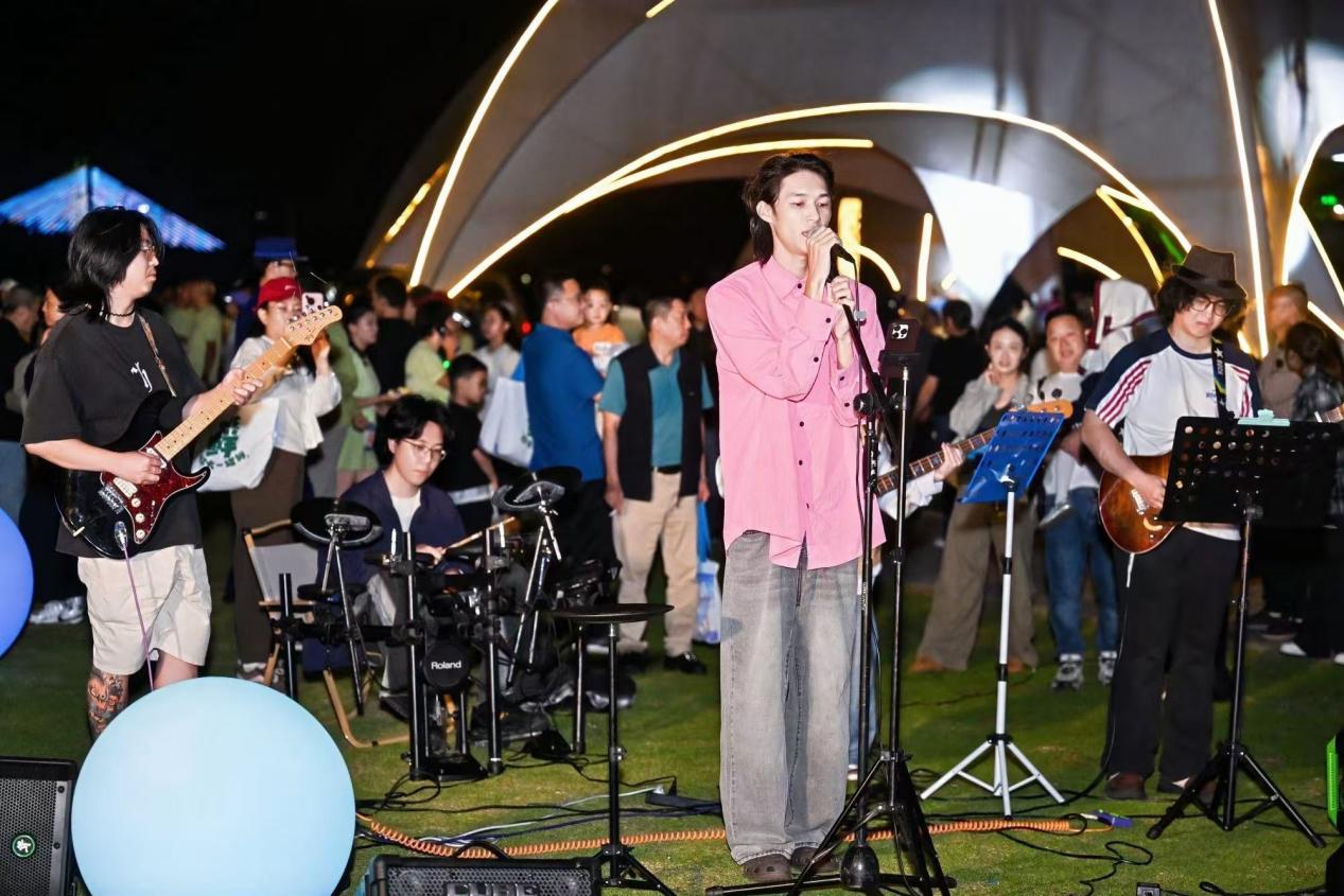 2026遂宁观音湖马拉松赛事发布会暨孙楠演唱会遂宁站预热盛典圆满举行! 2026遂宁观音湖马拉松赛事发布会暨孙楠演唱会遂宁站预热盛典圆满举行!