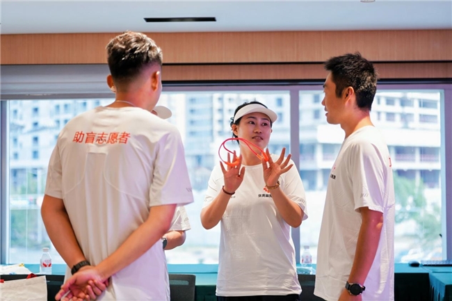 热爱没有障碍:张亮麻辣烫助力视障跑者完成2026哈尔滨马拉松 热爱没有障碍:张亮麻辣烫助力视障跑者完成2026哈尔滨马拉松