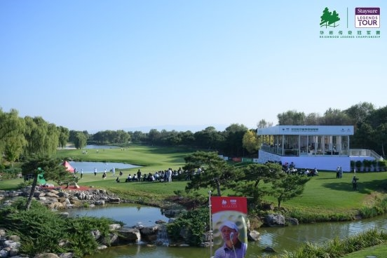 职业业余同组逐洞,传奇薪火并肩前行|2026华彬传奇冠军赛正赛上演果岭上的大师课 职业业余同组逐洞,传奇薪火并肩前行|2026华彬传奇冠军赛正赛上演果岭上的大师课