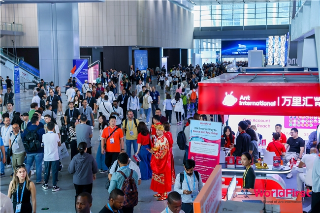 从“买卖全球”到“经营全球”，蚂蚁国际旗下万里汇助力出海企业链接全球