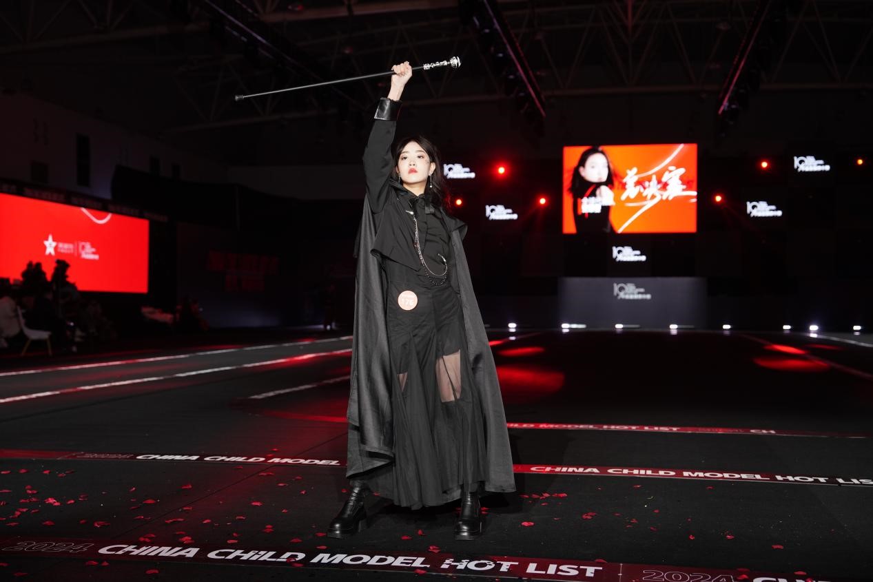 2024中国童模榜中榜时尚盛典全球代言人史蒂雯 2024中国童模榜中榜时尚盛典全球代言人史蒂雯