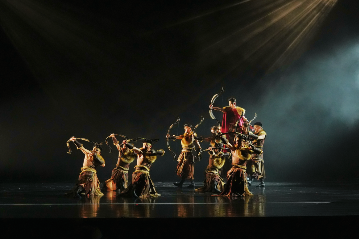 《敕勒川》舞诗溢彩,北疆风情 《敕勒川》舞诗溢彩,北疆风情