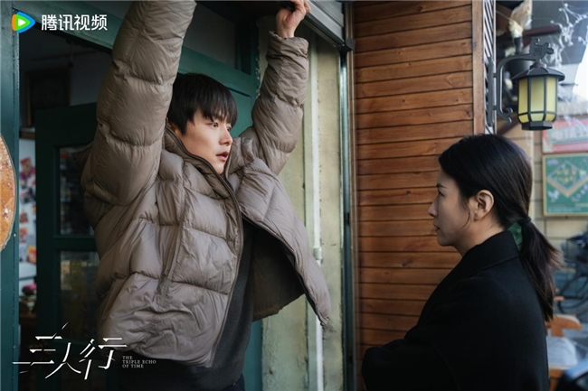 《三人行》徐囡楠塑造灵魂角色 跨时空羁绊照见婚姻与女性力量