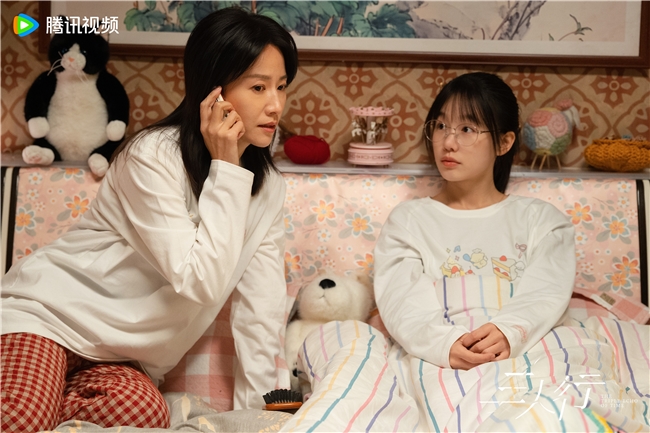 《三人行》徐囡楠塑造灵魂角色 跨时空羁绊照见婚姻与女性力量