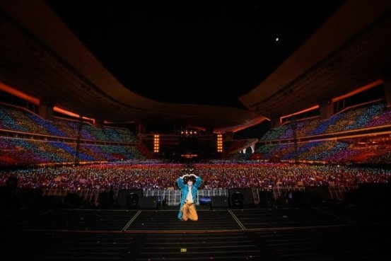 许嵩2026「安泊猜想」广州双场圆满举办 音乐无界数万人共筑安泊之夜 许嵩2026「安泊猜想」广州双场圆满举办 音乐无界数万人共筑安泊之夜